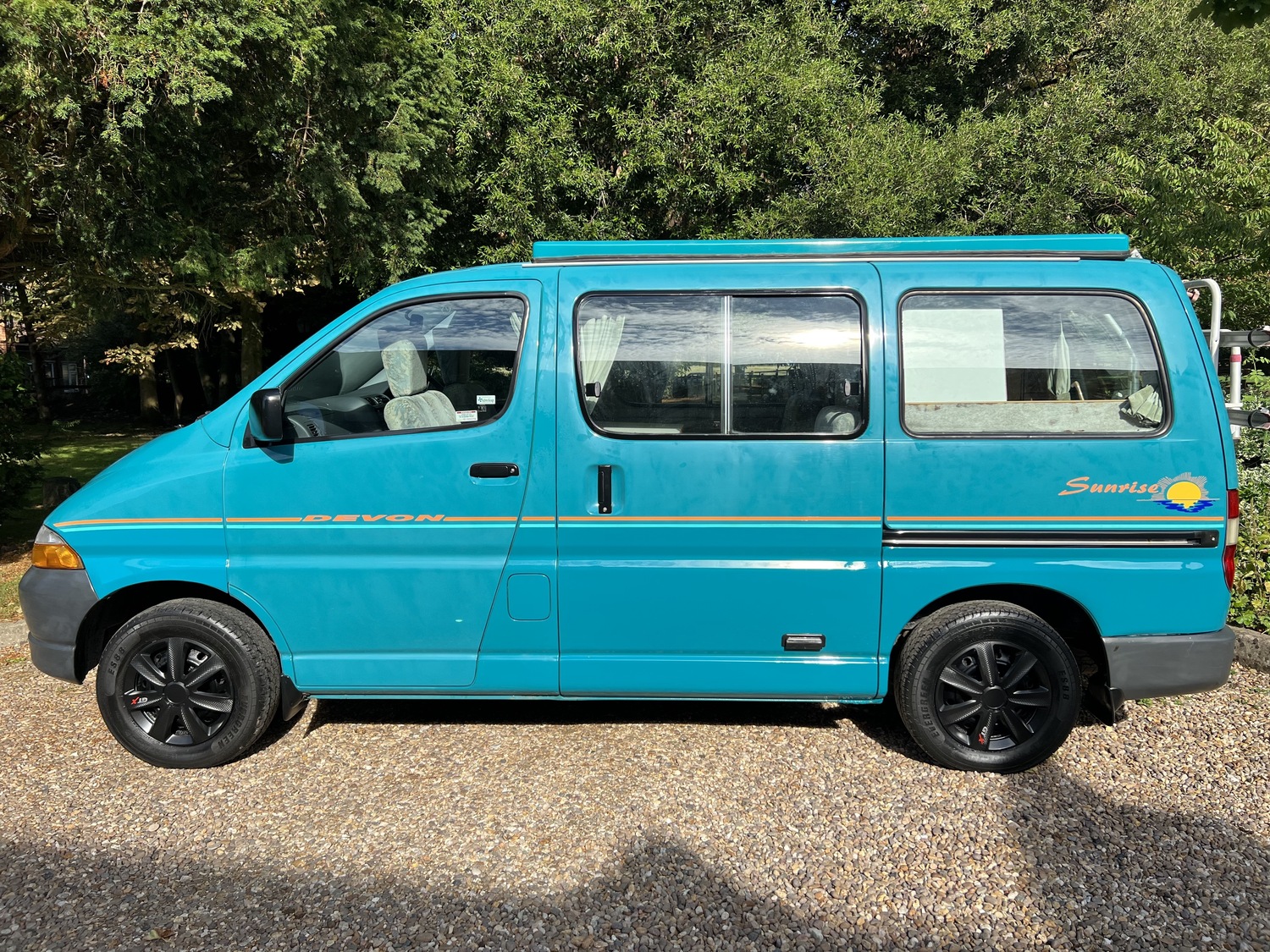 Devon Sunrise Toyota Hiace 2000 model Camper Van 2 Berth 2.4TD Heating