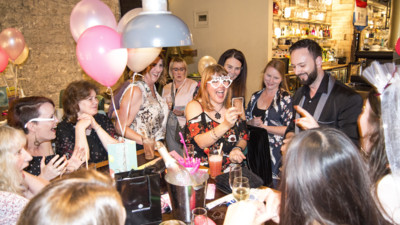 Magician Cardiff, Wedding Entertainer Cardiff, Magician Corporate Events Cardiff